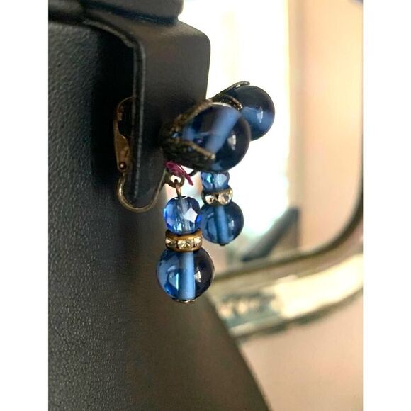 Blue glass Drop Clip earrings, in Silver, Vintage, Unmarked - Picture 2 of 4